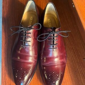 Burgundy whole cut Oxford-size 9 1/2 with broughed  detail on toe